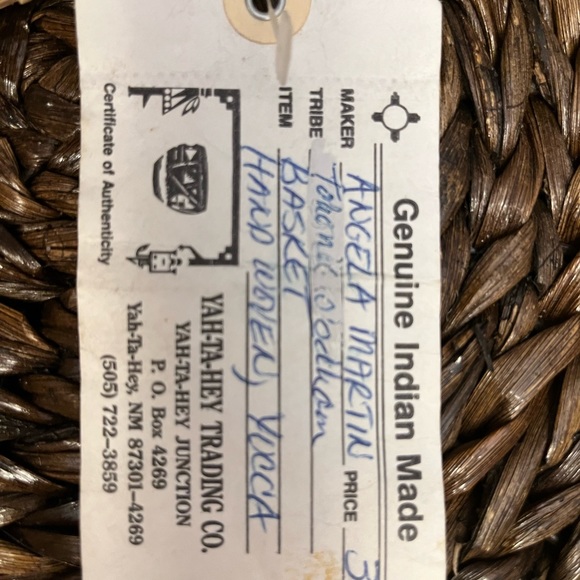 Tohono O’odham Papago Nation vintage coiled round handwoven basket. - Picture 2 of 4